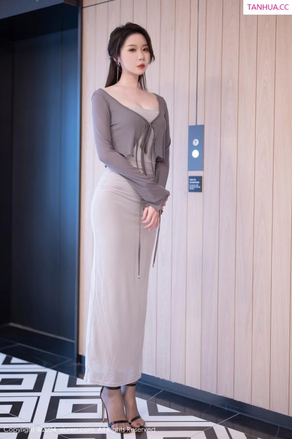 [XiuRen]高清写真图 2024.08.13 No.9007 梦心玥 丝袜美腿